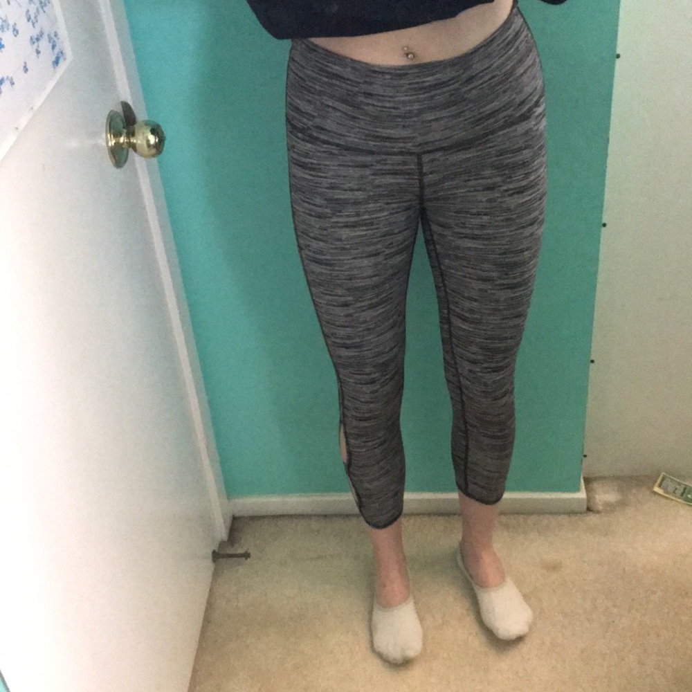 Black/ grey activewear aerie cropped leggings